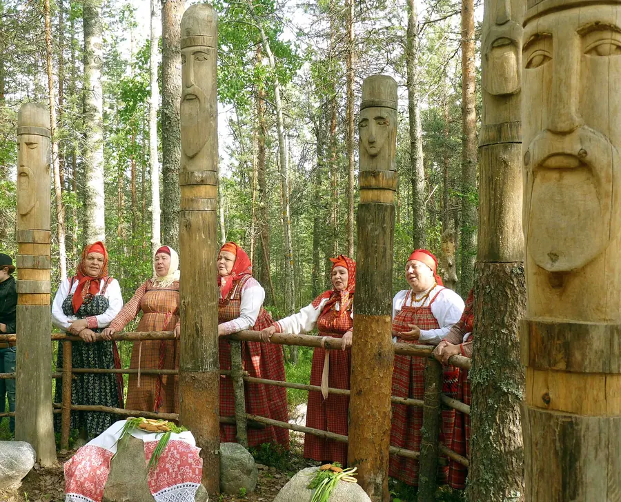 Новая Архаика: Авторские чуры — художественная фотография Вячеслава Ларионова (серия «Чуры и мелкая пластика», 2012 г.)