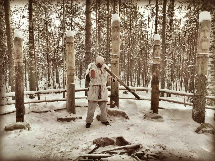 Новая Архаика: Авторские чуры — художественная фотография Вячеслава Ларионова (серия «Чуры и мелкая пластика», 2012 г.)